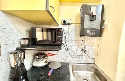 Tollygunge Apartment | Stylish 1RK Serviced Apartment in Tollygunge