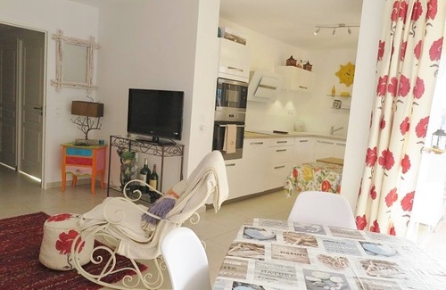 La Croix-Valmer Apartment | Stylish 2-Bedroom Apartment with Covered Terrace and Pool Access in La Croix Valmer