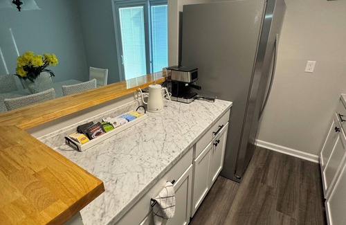 Greensboro Condo | Stylish 2-Master bedroom condo off of Guilford college.