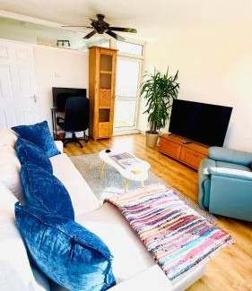 Oval Apartment | Stylish 2B City View Central london Zone 1,Fast Wi-Fi Apartment