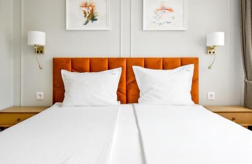 Sofia City Center Apartment | Stylish 2BD with Balcony & Desk near Vitosha Blvd by Flat Mаnager