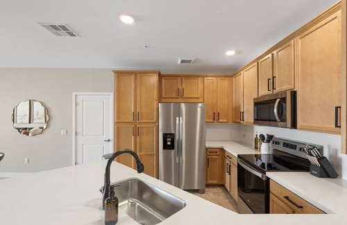 Ocotillo Condo | Stylish 2BR-2BA Condo…Walk to Dining & Coffee…Resort-Style Pool, Gym, & More!