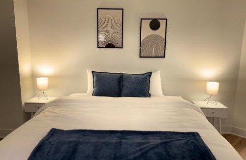 Radnor - Fort Myer Heights Apartment | Stylish 2BR-2BA Rosslyn