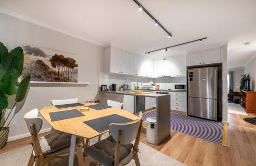 Kingston Apartment | Stylish 2BR Apartment in Kingston Close to Lake