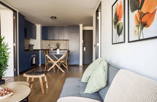 Apoquindo Apartment | Stylish 2BR Getaway for 5 in Las Condes Oasis