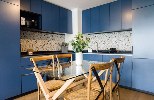 Apoquindo Apartment | Stylish 2BR Haven for 5 in Lively Las Condes Oasis