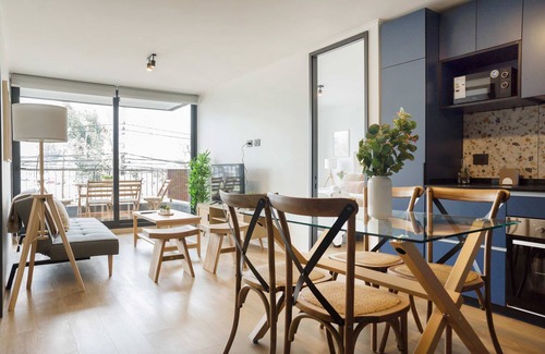 Apoquindo Apartment | Stylish 2BR Haven for 5 in Lively Las Condes Oasis