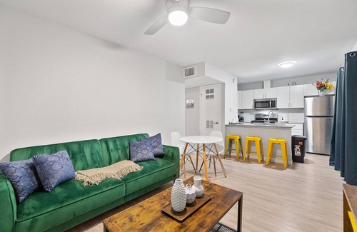 Highland Apartment | Stylish 2BR in Highland Austin TX 3630