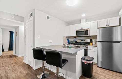 Highland Apartment | Stylish 2BR in Highland Austin TX 3336