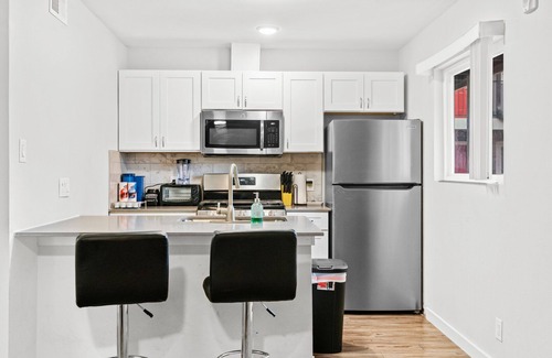Highland Apartment | Stylish 2BR in Highland Austin TX 3336