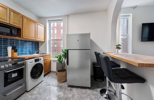 Flatiron District Apartment | Stylish 2BR in Prime Upper East Side!