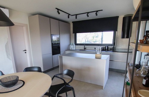 Tar-Vabriga Villa | Stylish 3-BR vacation home with heated pool, close to beaches