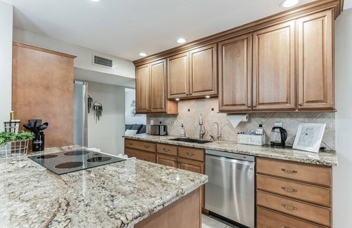 Scottsdale Estates Ten House | Stylish 3BR/3BA Retreat w/Private Spa, 2miles to Old Town