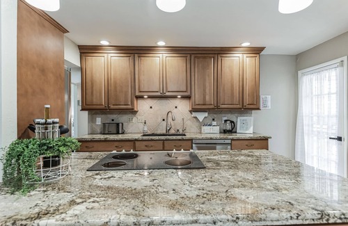 Scottsdale Estates Ten House | Stylish 3BR/3BA Retreat w/Private Spa, 2miles to Old Town