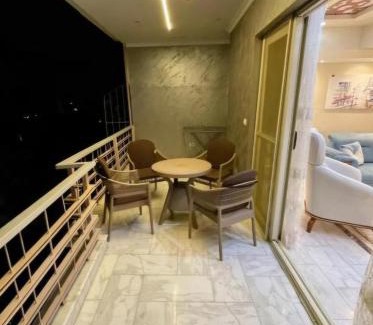Al Duqqi Apartment | Stylish 3BR Apt near Shooting Club Dokki