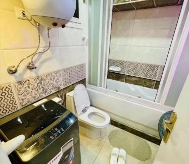 Al Duqqi Apartment | Stylish 3BR Apt near Shooting Club Dokki