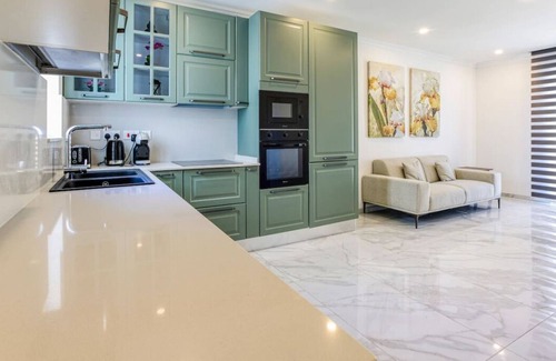 Mosta Apartment | Stylish 3BR home with private Balconies in Mosta