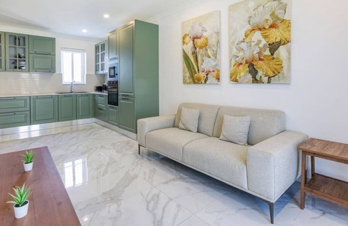 Mosta Apartment | Stylish 3BR home with private Balconies in Mosta