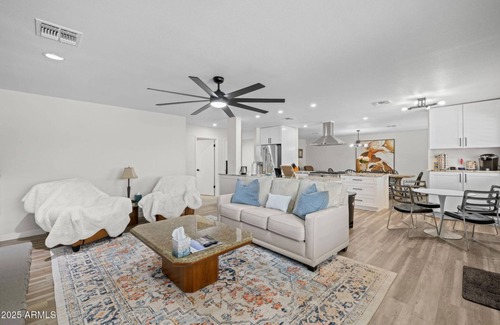 Tempe House | Stylish 4BR Pool Oasis,ASU,Spring Training! Old Town Scottsdale 10 minutes away.