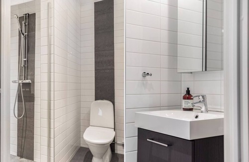 Norrmalm Apartment | Stylish 53m² apartment, four minutes from Drottninggatan!