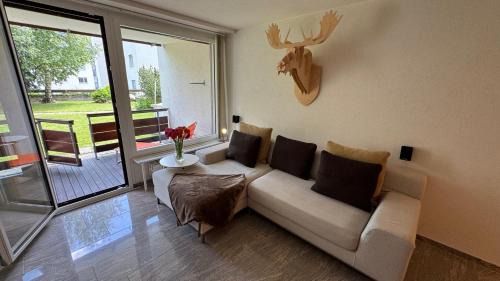 Meierhof Apartment | Stylish Alpine Studio in Davos, Wifi & Netflix