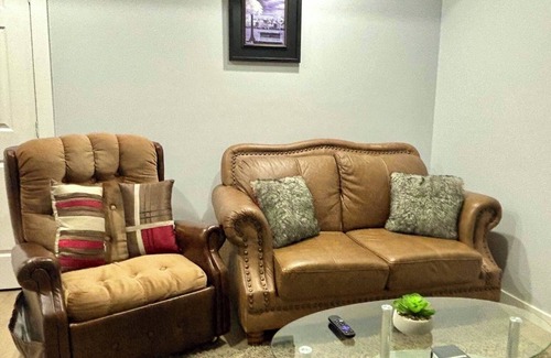 Lynnwood Ridge Apartment | Stylish and Cozy Guest Suite