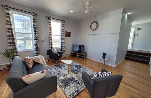 Queens Apartment | Stylish and gorgeous, and centrally located apartment