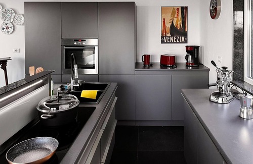 Laureana Cilento House | Stylish and high quality vacation home on the hill of Laureana Cilento with beautiful sea view.