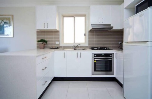 Warriewood House | Stylish and new guesthouse "Lakeview" Warriewood - Mona Vale