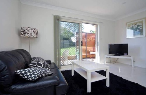 Warriewood House | Stylish and new guesthouse "Lakeview" Warriewood - Mona Vale