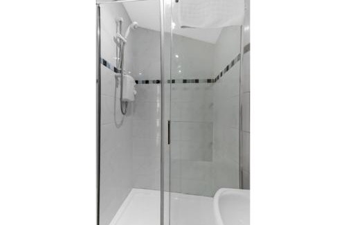 Chase Apartment | Stylish and Snug Studio