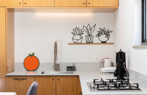 Tel Aviv Apartment | Stylish Apartment with Cozy Vibes by Sea N Rent