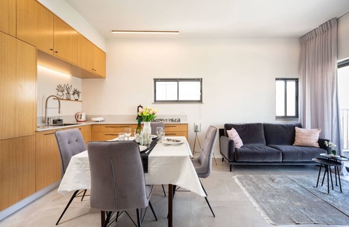 Tel Aviv Apartment | Stylish Apartment with Cozy Vibes by Sea N Rent