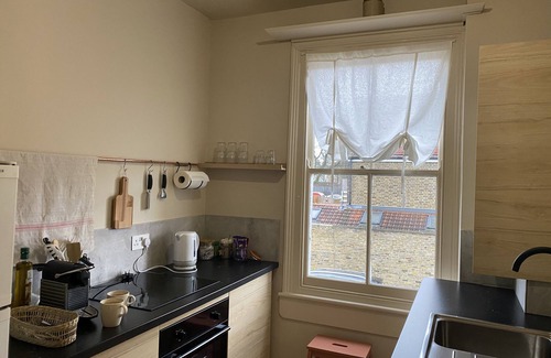 Leytonstone Apartment | Stylish Apt London Excel Olympic Close to Station