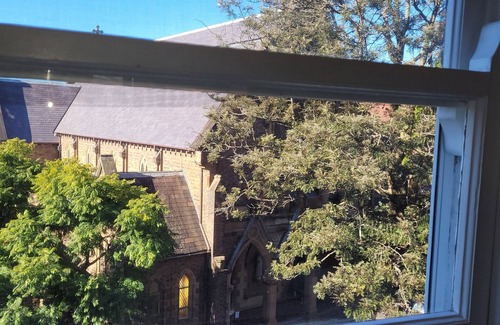 Darlinghurst Apartment | Stylish Art Deco Studio in the heart of Rushcutters Bay