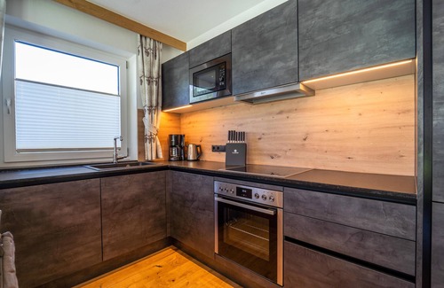 Pettneu am Arlberg Apartment | Stylish apartment with large terrace and views