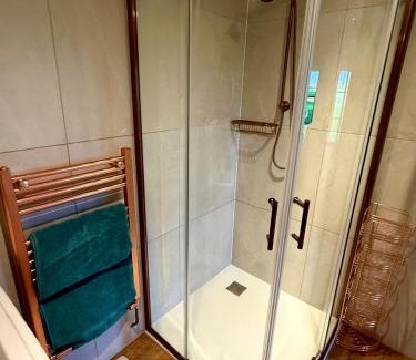 Kirkmichael House | Stylish Cabin with Countryside Views and King Bed