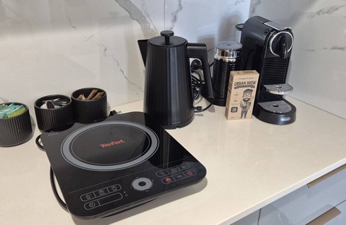 Cairns North Apartment | Stylish Cairns Studio Apartment Esplanade/Hospital