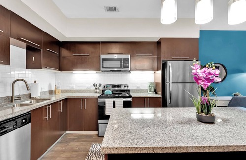 Cedar Park Apartment | Stylish Cedar Park 1BR – Pool, Gym, Walkable, Pet OK, 30 Mins from Austin