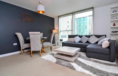 Central Milton Keynes Apartment | Stylish City Centre Apartment - Home From Home With Fully-Equipped Kitchen, Smart TV, Netflix, Superfast WiFi, Free Parking, Self Check-In - By Brightleap Apartments