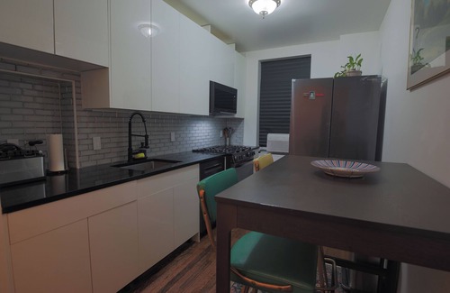 Weehawken Apartment | Stylish Condo 10 Mins From NYC