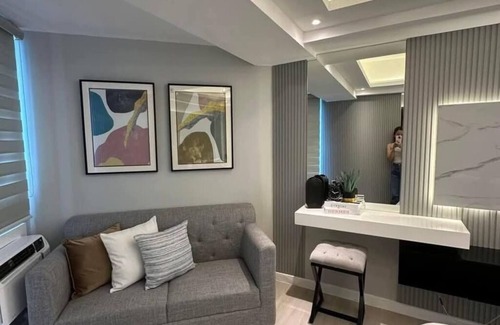 San Fernando Condo | Stylish Condo Unit near SM Pampanga, NLEx and Clark