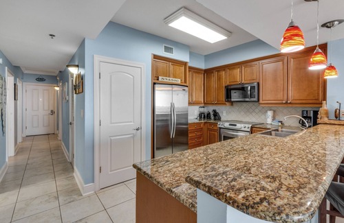 Fort Walton Beach Condo | Stylish condo w/beautiful gulf view, shared pool/hot tub, & easy beach access