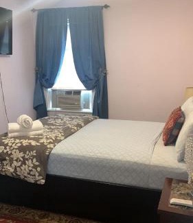Pawtucket Apartment | Stylish, Cozy 2BR Private Apt, 1st Floor, Well-Appointed, Near Providence, MA, RI Line, I-95 Access