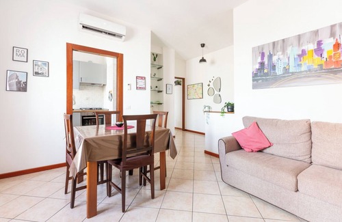 Universita Apartment | Stylish & Cozy ~ 5* Location ~ Balcony ~ City View
