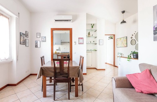 Universita Apartment | Stylish & Cozy ~ 5* Location ~ Balcony ~ City View