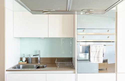 Canary Wharf Apartment | Stylish & Cozy Central London Apartment - Stunning Skyline View