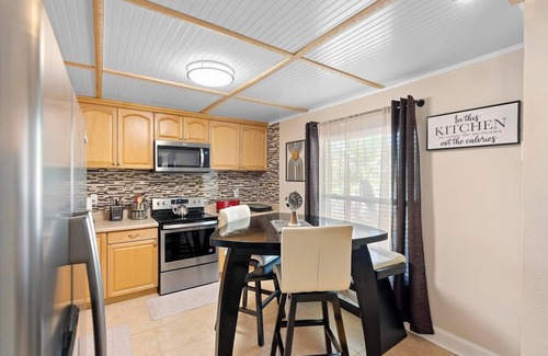 Orlando House | Stylish & Cozy King Bed Retreat @ Baldwin Park