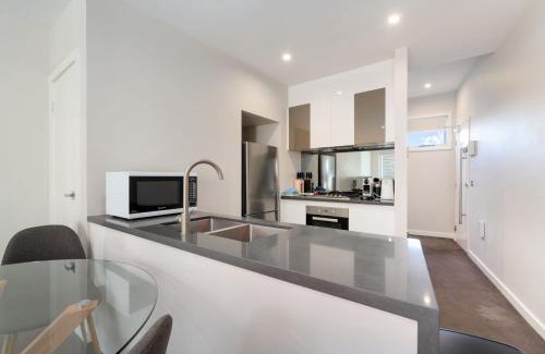 Curtin Apartment | Stylish Curtin Stay with Balcony Views