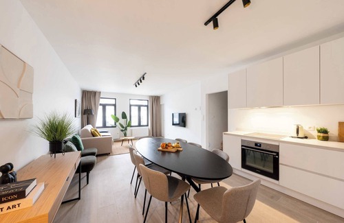 South Antwerp Apartment | Stylish Duplex for 8 in Central Antwerp